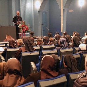 Predbožićni susret redovnika i redovnica sa zagrebačkim nadbiskupom Draženom Kutlešom